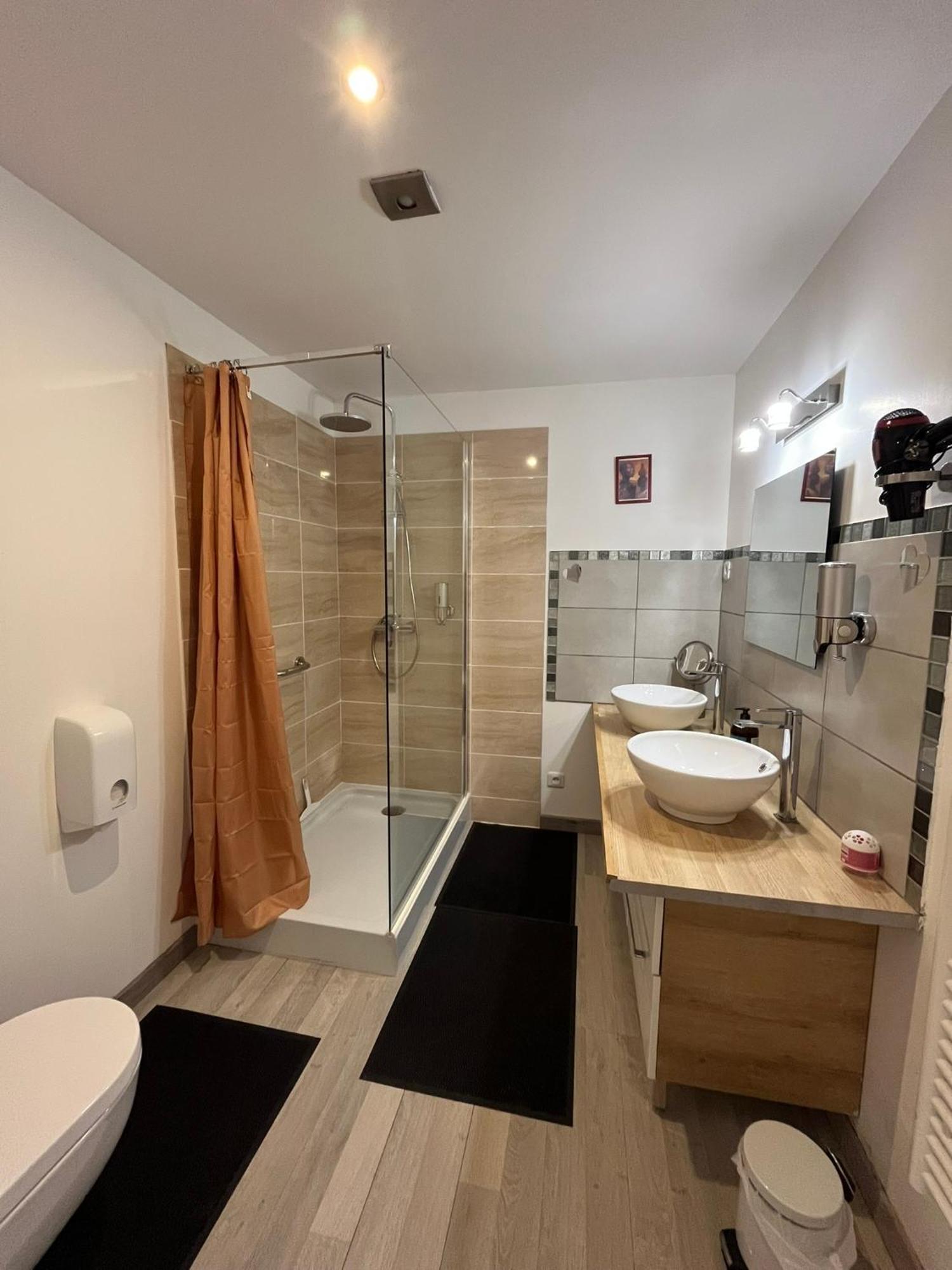 Couleurs De La Vie - Chambres D'Hotes Et Gite 科马丹 客房 照片