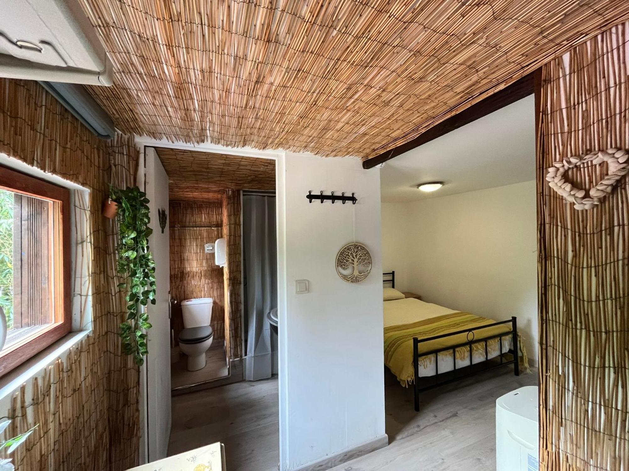 Couleurs De La Vie - Chambres D'Hotes Et Gite 科马丹 客房 照片